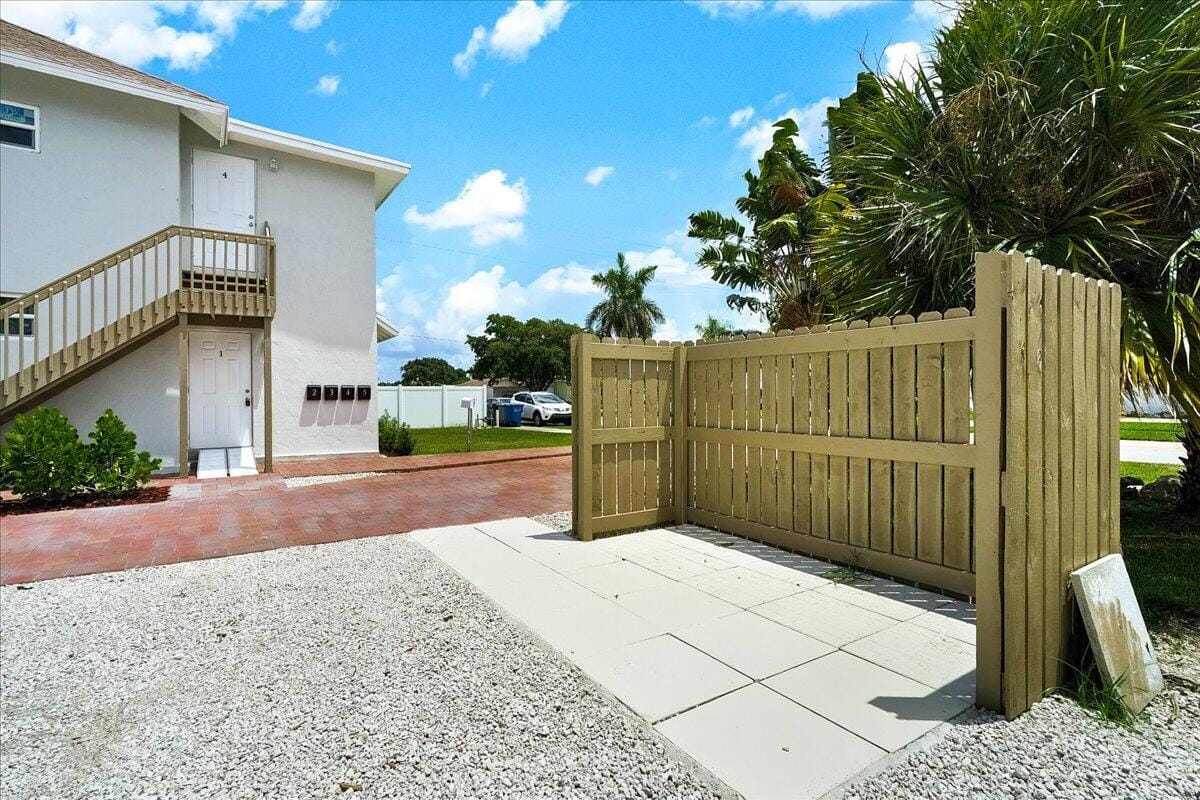 305 CYPRESS Drive 1,2,3,4,5, Lake Park, FL 33403 photo 7