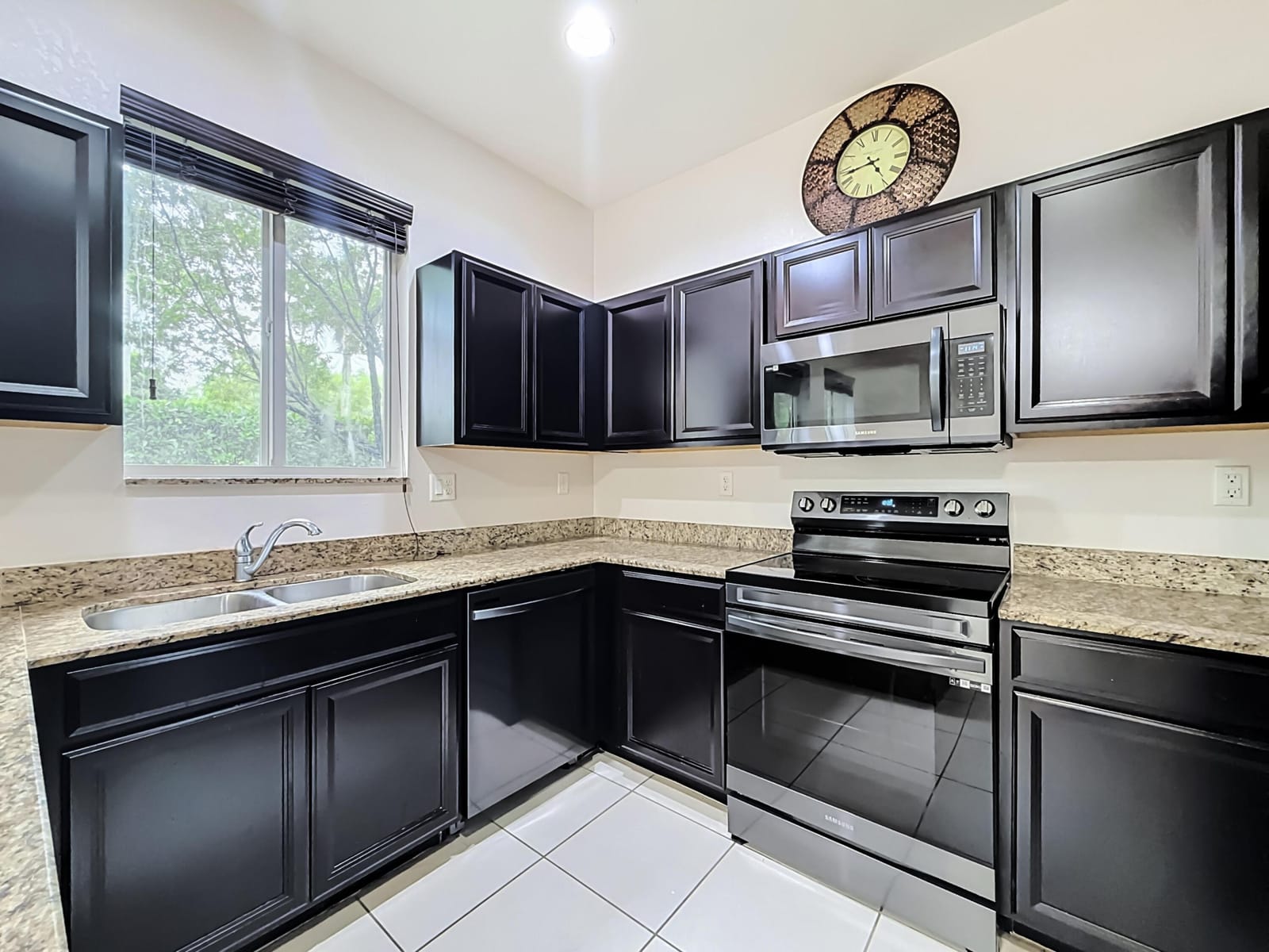 1366 NW 214TH Terrace, Miami Gardens, FL 33169 photo 15