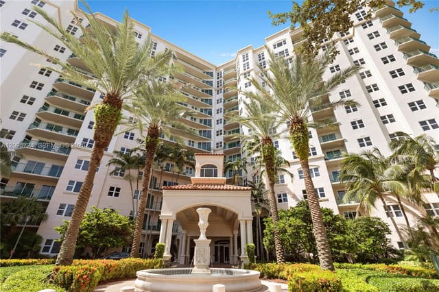 19900 E Country Club Drive 216, Aventura, FL 33180