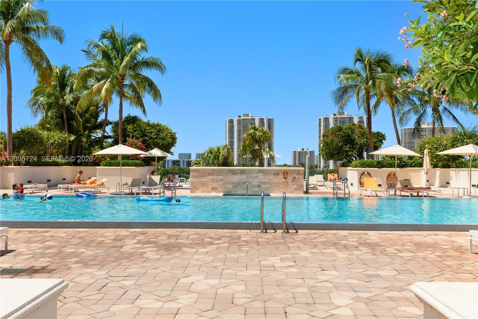 19900 E Country Club Drive 216, Aventura, FL 33180 photo 13