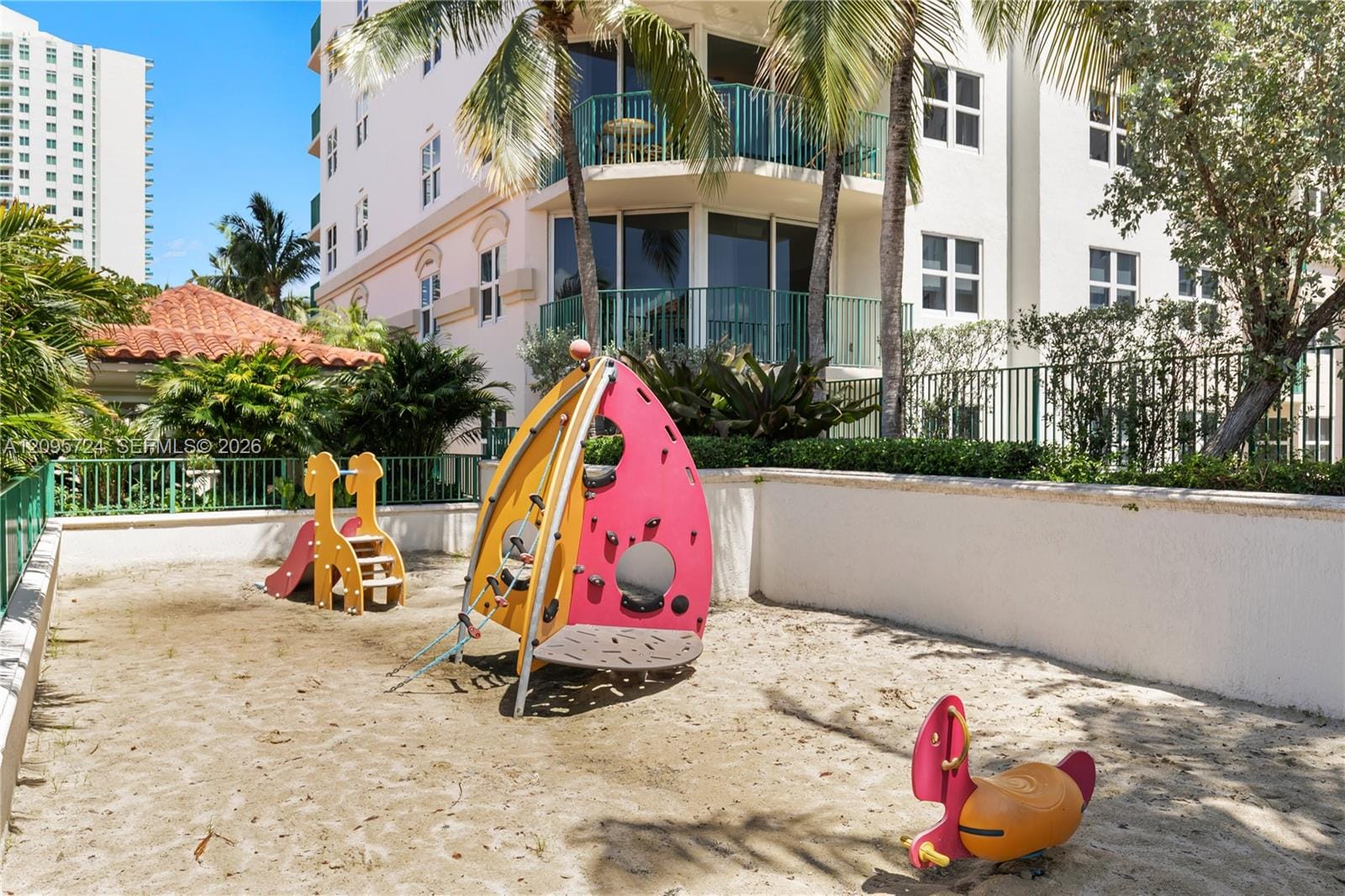 19900 E Country Club Drive 216, Aventura, FL 33180 photo 14