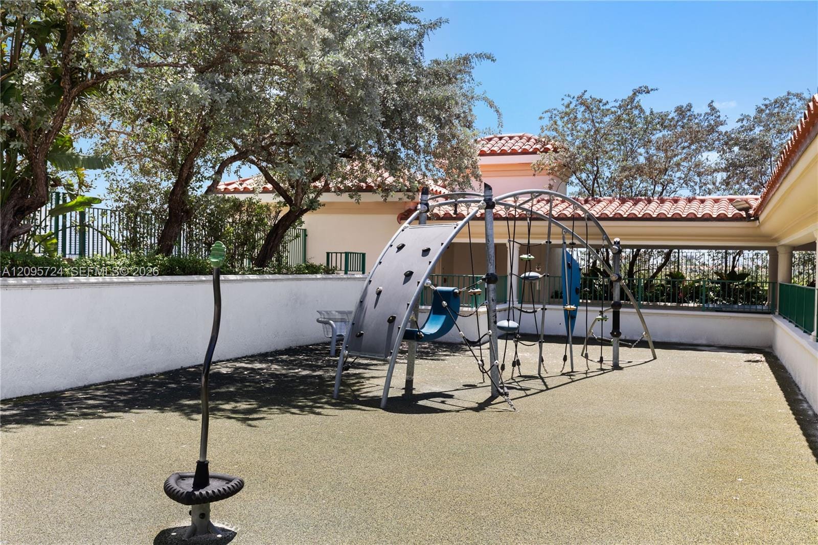19900 E Country Club Drive 216, Aventura, FL 33180 photo 15