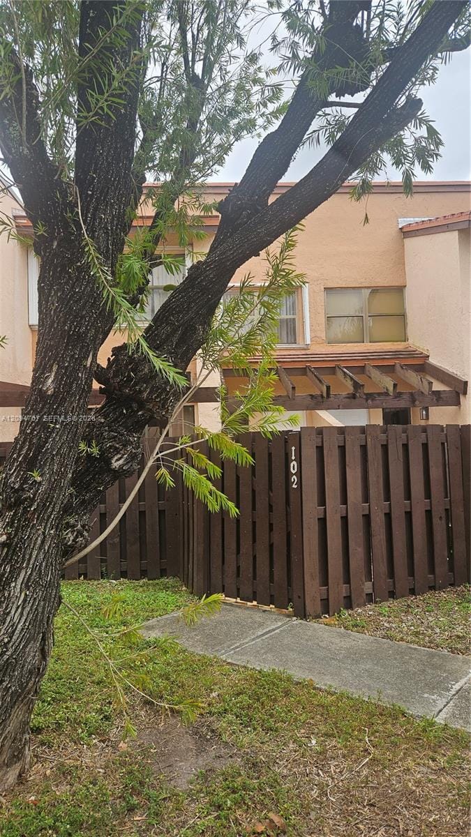 445 W Park Drive 102-4, Miami, FL 33172 photo 3