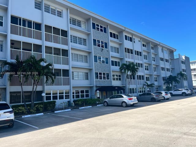 329 SE 3rd Street 502P, Hallandale Beach, FL 33009