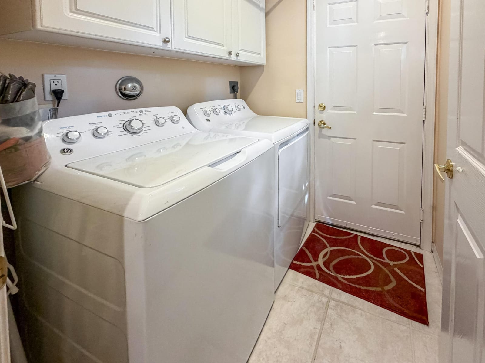 5379 Brookview Drive — photo 8