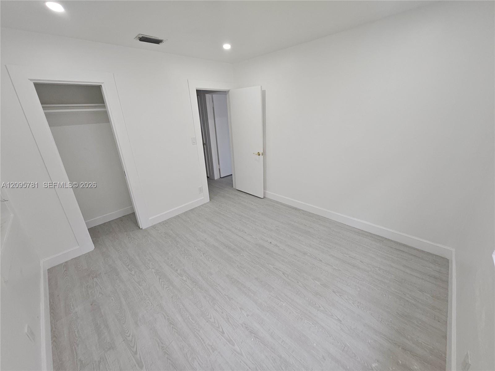 700 NE 7th Street — photo 8