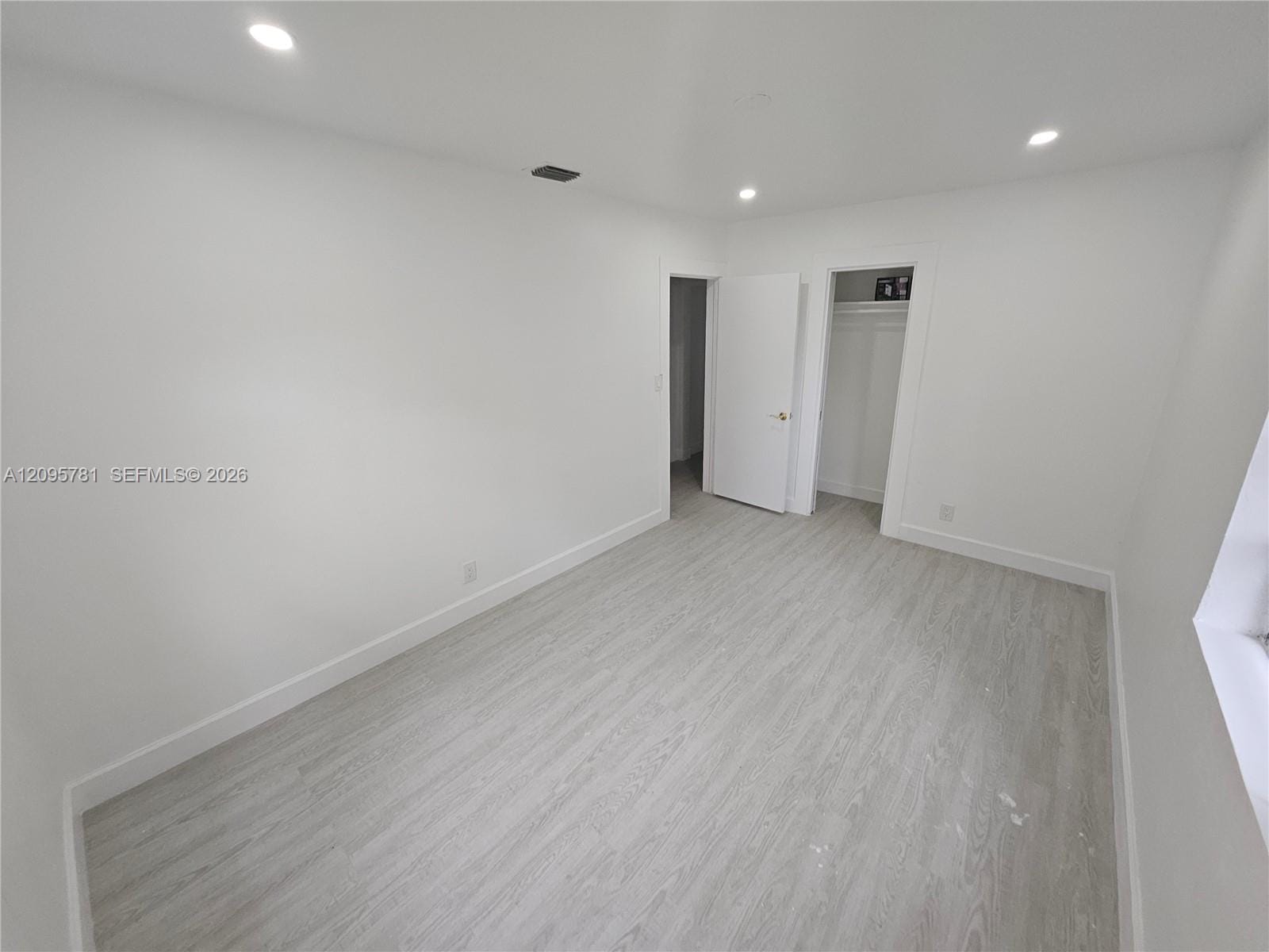 700 NE 7th Street — photo 9