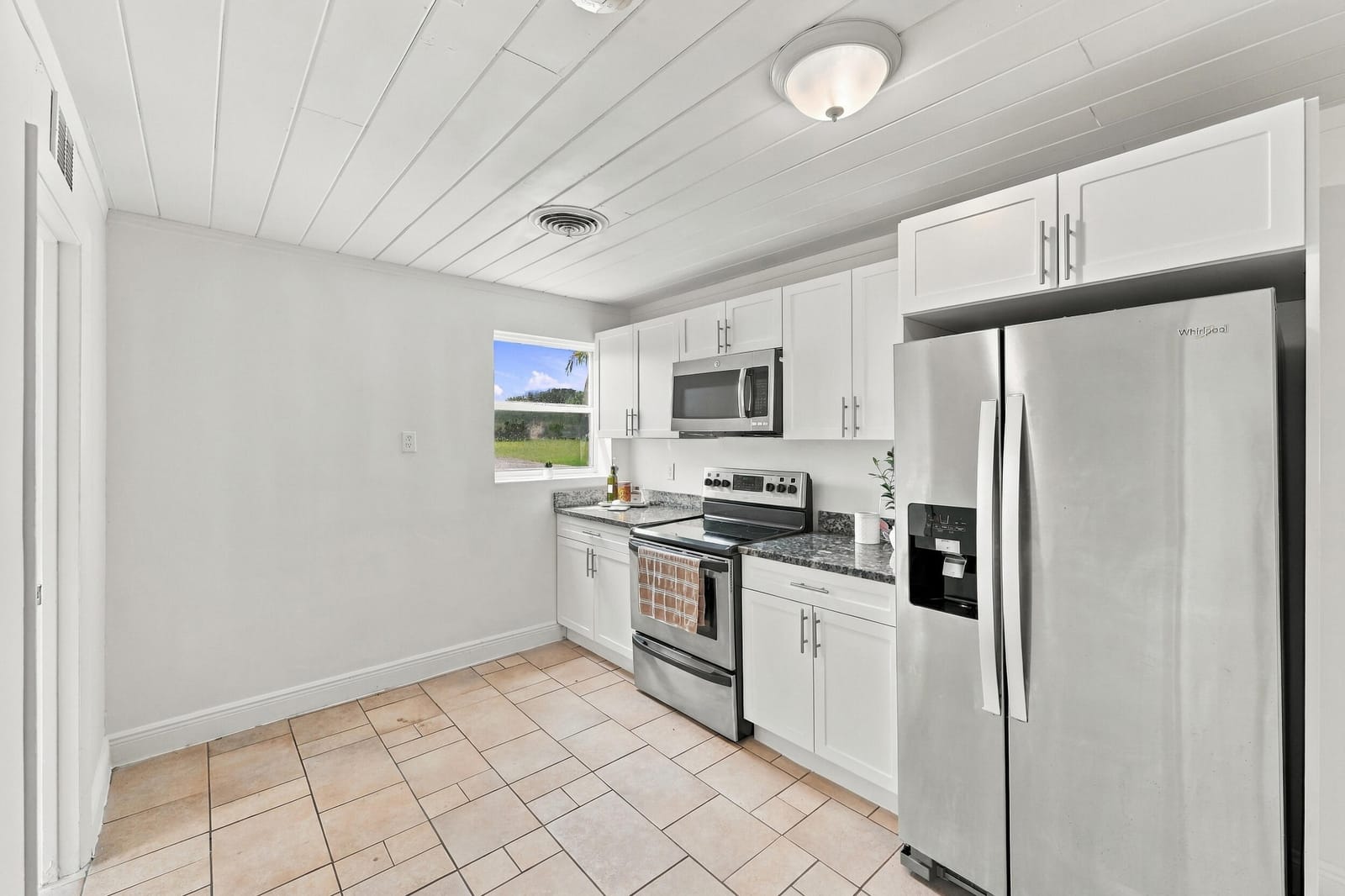 120 Pleasant Place 2, Palm Springs, FL 33461 photo 14