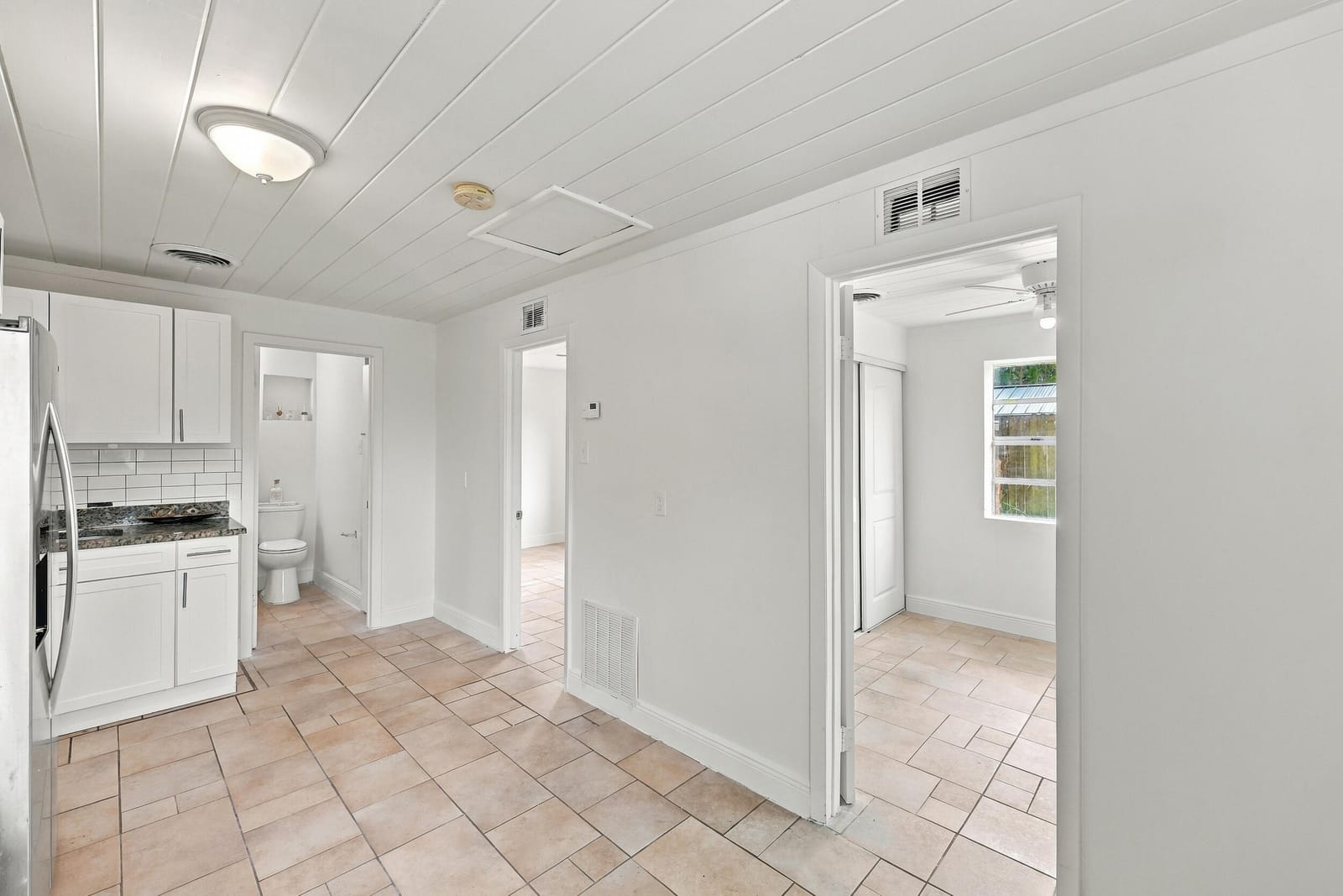120 Pleasant Place 2, Palm Springs, FL 33461 photo 18