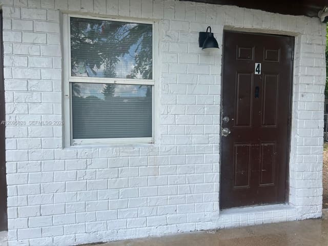 845 SW 6th Street 4, Homestead, FL 33030