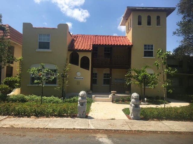 407 S LAKESIDE Drive C, Lake Worth Beach, FL 33460