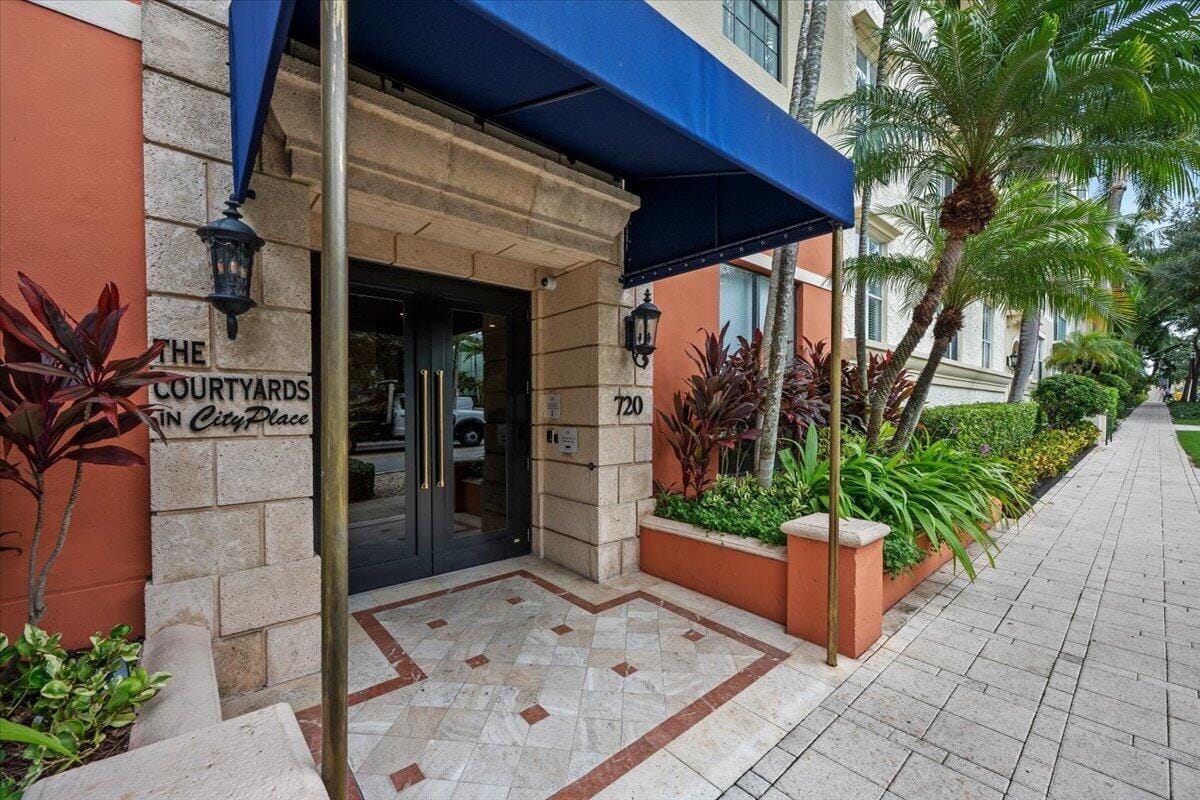 720 S Sapodilla Avenue 204 — photo 2