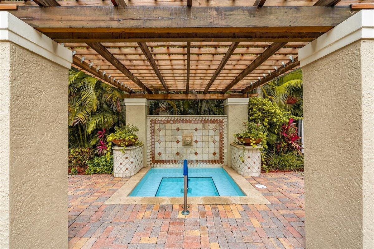 720 S Sapodilla Avenue 204, West Palm Beach, FL 33401 photo 19