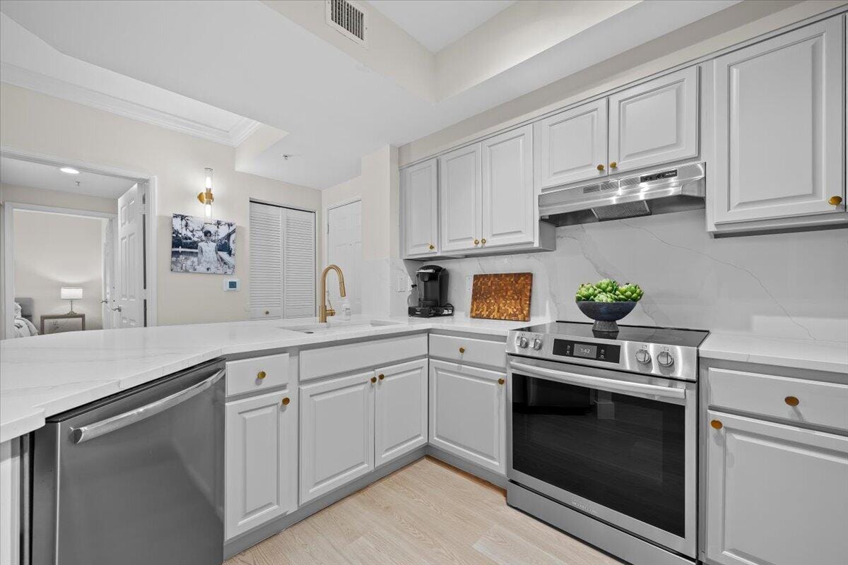 720 S Sapodilla Avenue 204 — photo 8