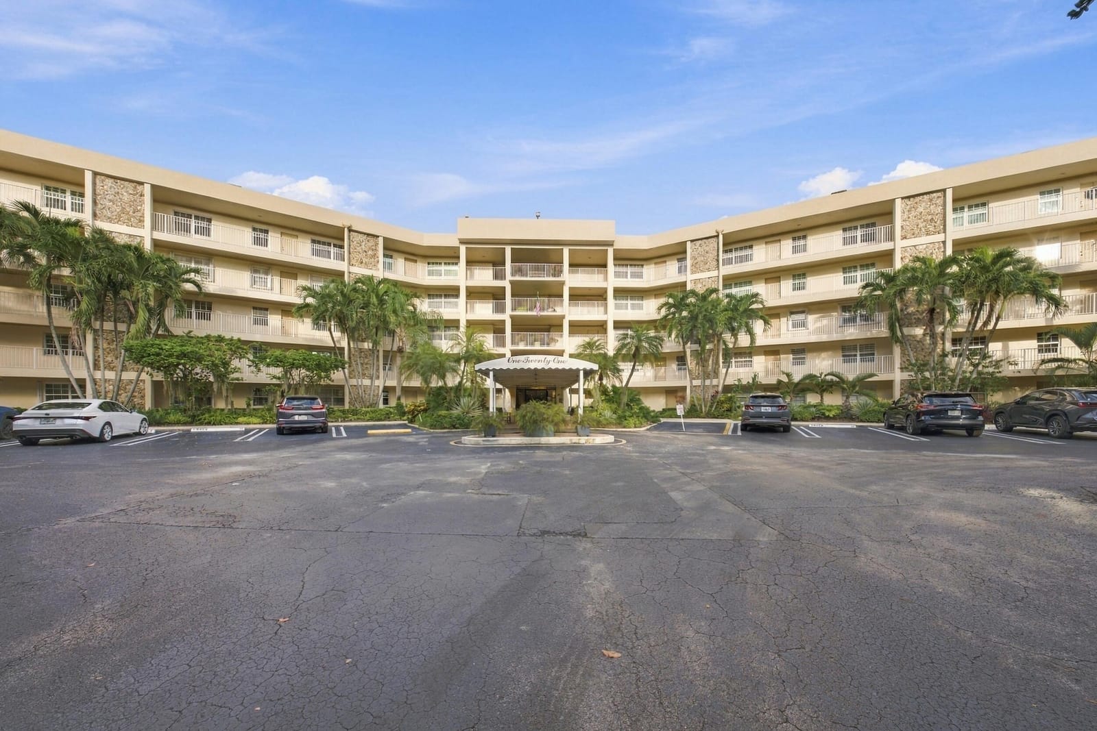 800 Cypress Grove Drive 504, Pompano Beach, FL 33069 photo 3