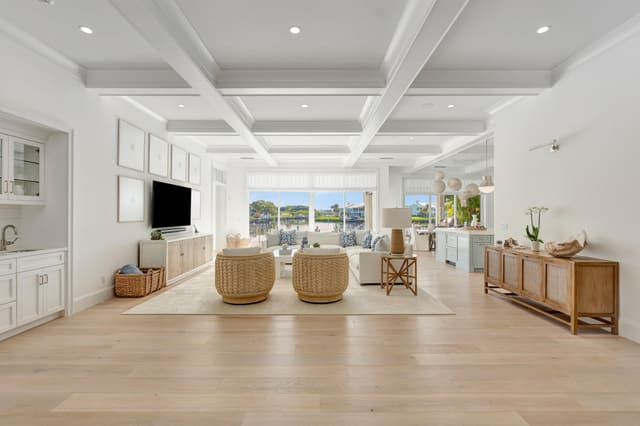 130 Waters Edge Drive, Jupiter, FL 33477