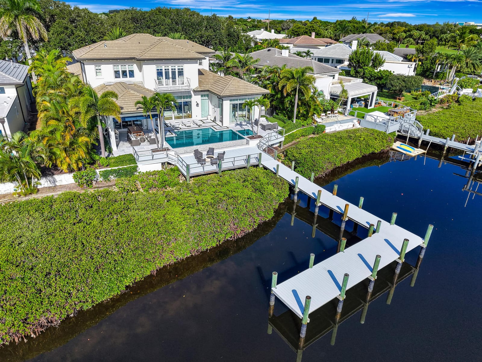 130 Waters Edge Drive — photo 1