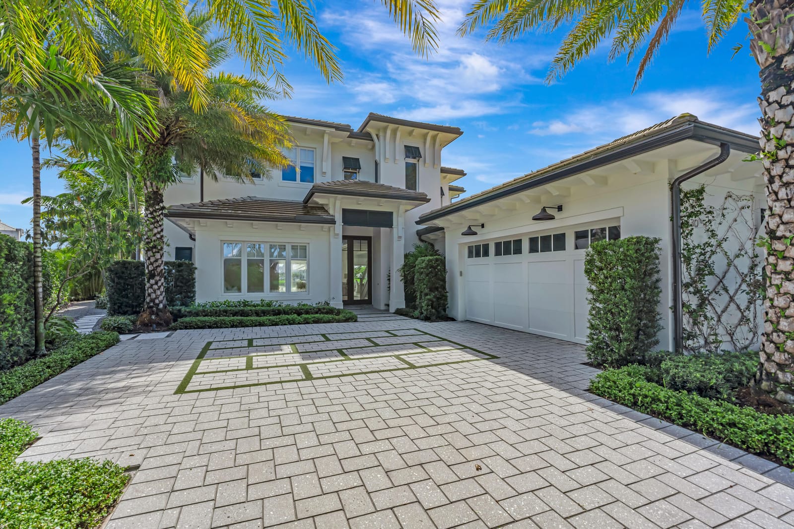 130 Waters Edge Drive — photo 2
