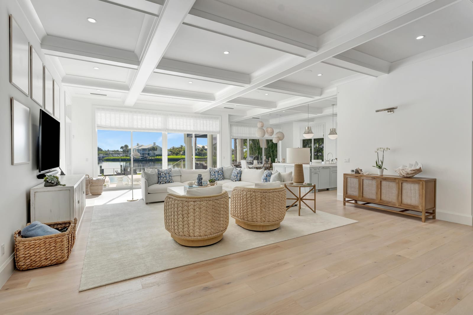 130 Waters Edge Drive — photo 7
