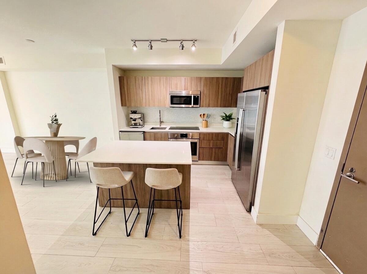 201 SW 17TH Road 603, Miami, FL 33129 photo 8