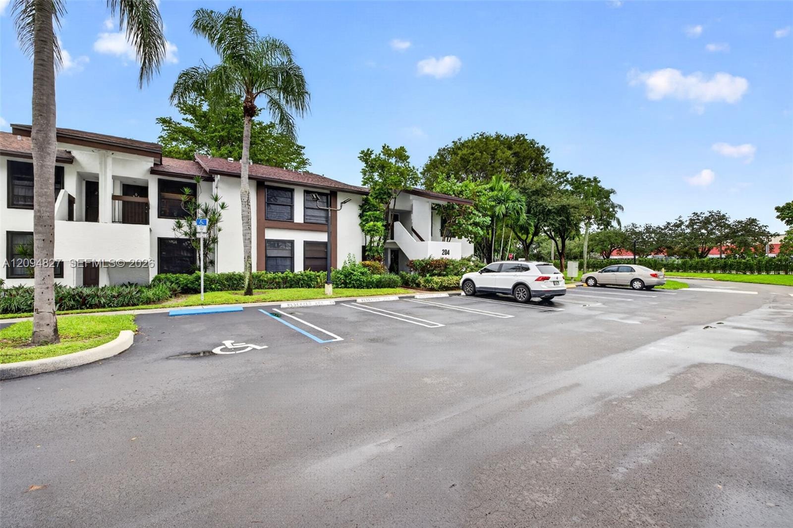 204 Lake Pointe Drive 107, Oakland Park, FL 33309 photo 1