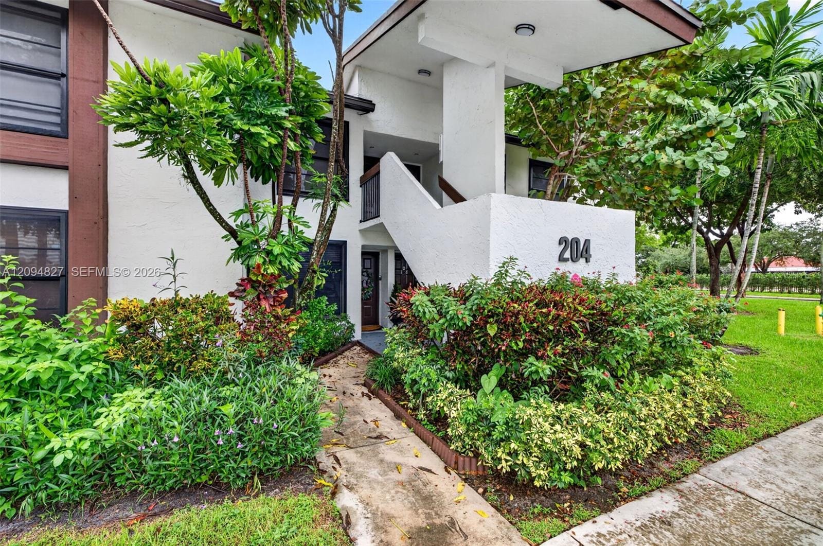 204 Lake Pointe Drive 107, Oakland Park, FL 33309 photo 3
