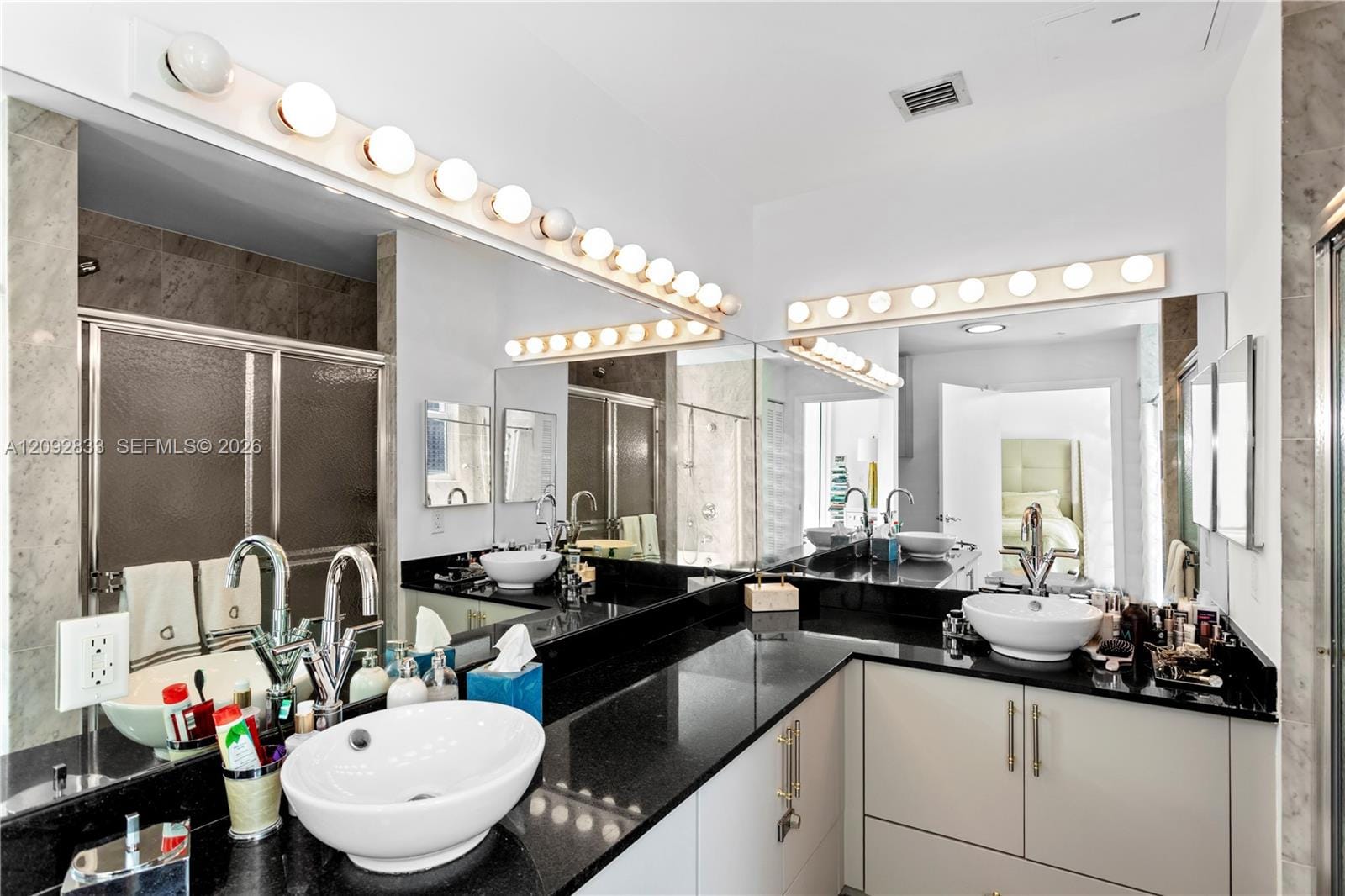 31 SE 5th Street 4018, Miami, FL 33131 photo 13