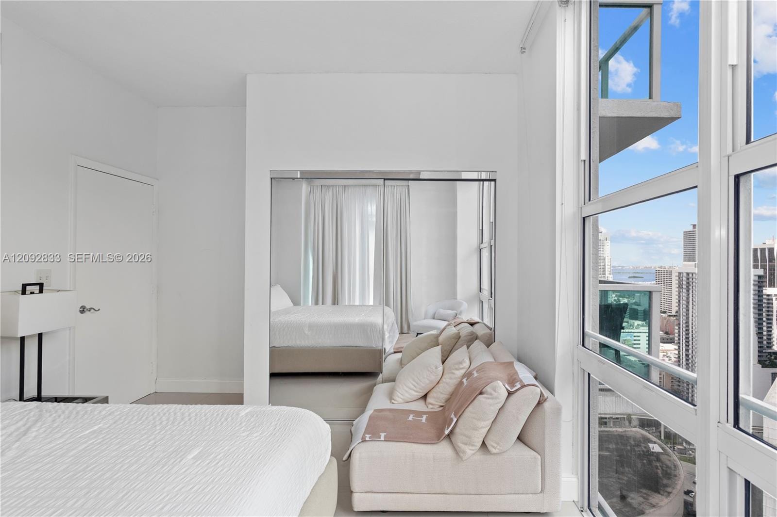 31 SE 5th Street 4018, Miami, FL 33131 photo 16