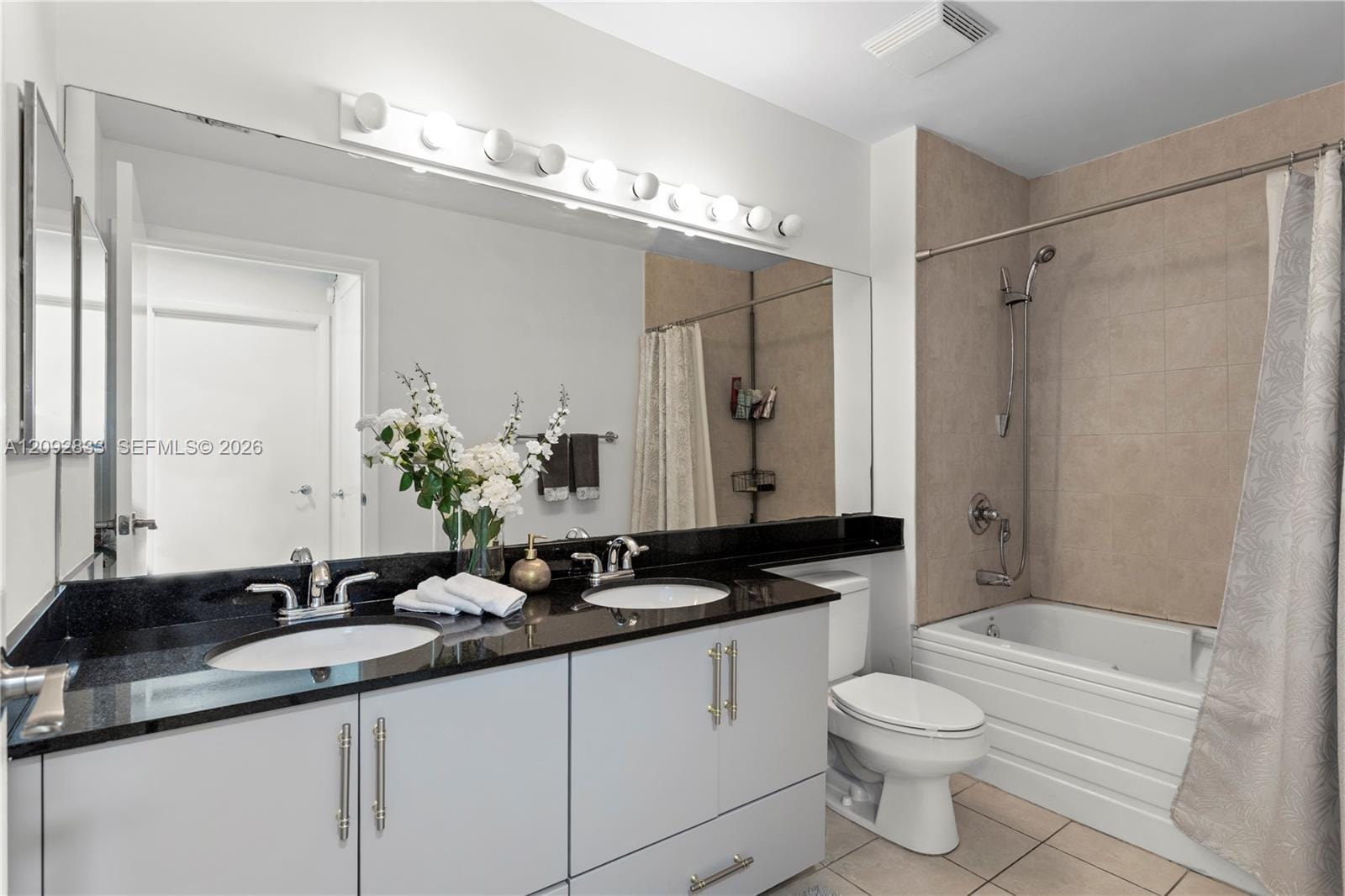 31 SE 5th Street 4018, Miami, FL 33131 photo 18