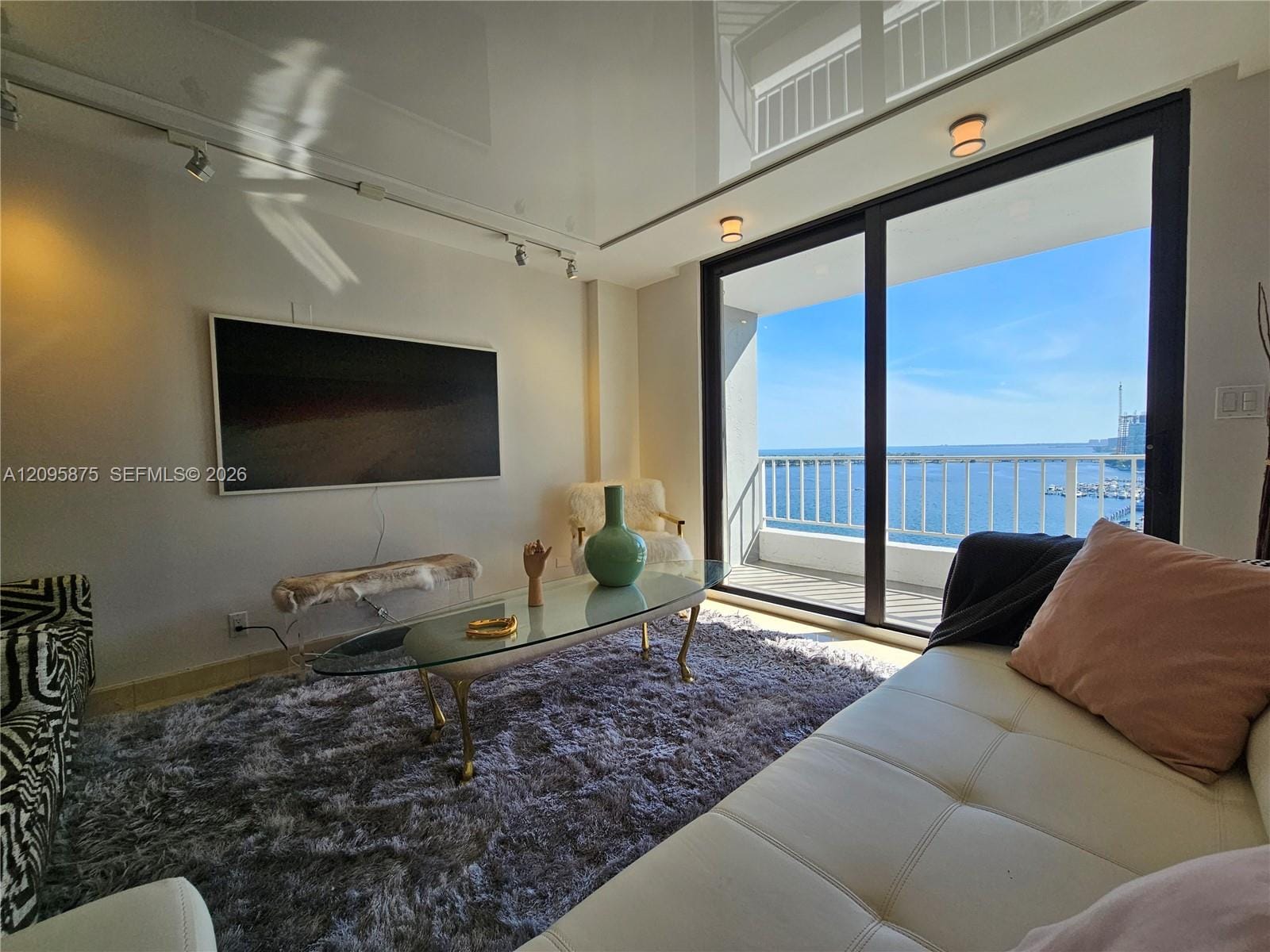 200 SE 15th Road 17K, Miami, FL 33129 photo 2