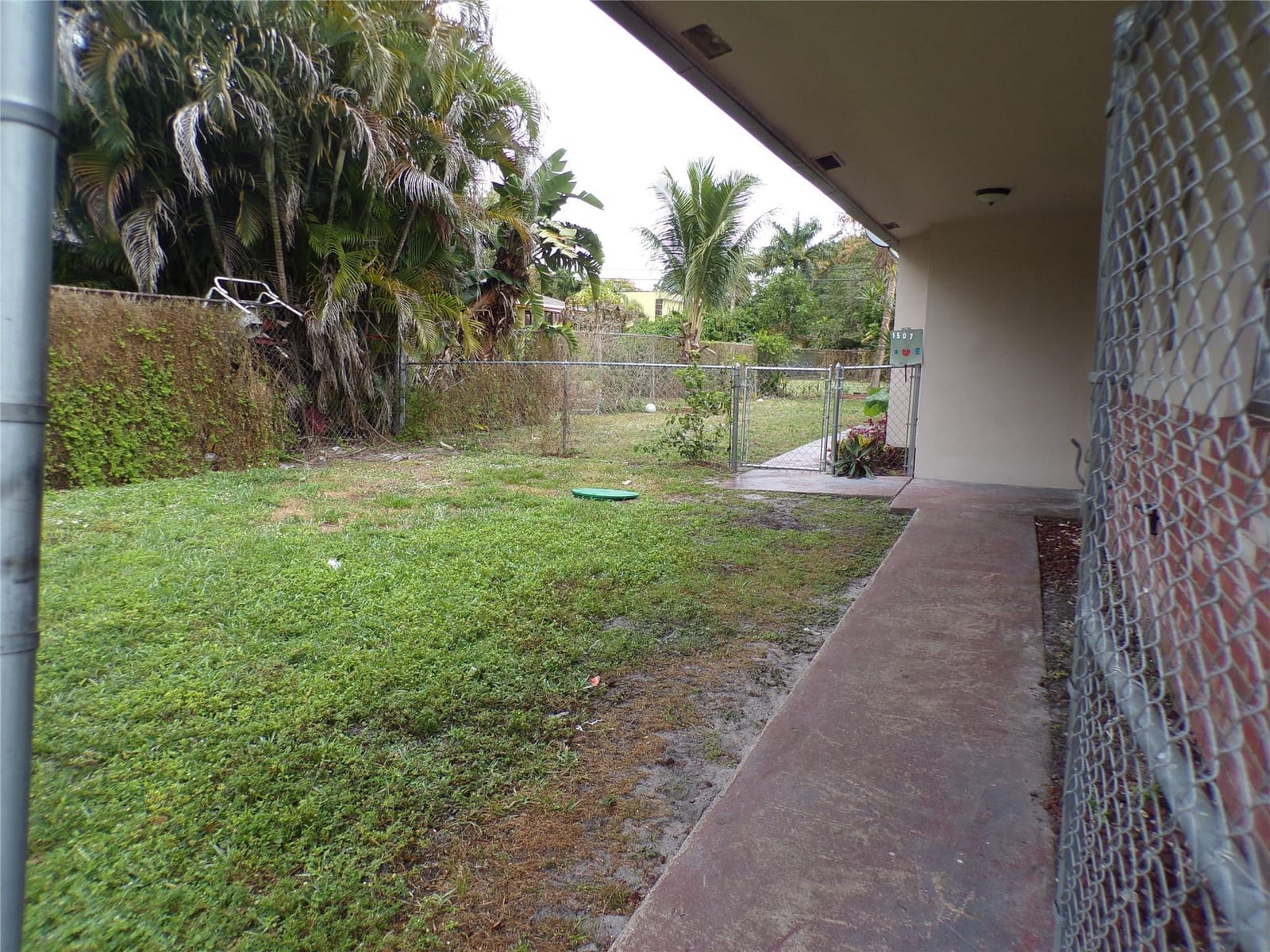1505 N 57th Terrace — photo 3