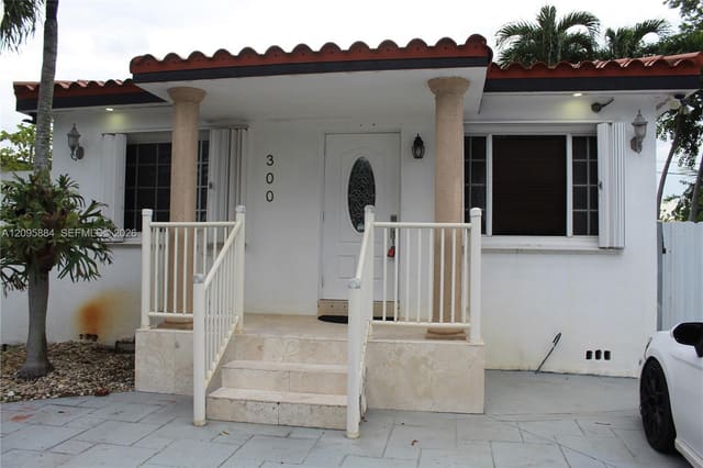 300 SW 71st Avenue 1, Miami, FL 33144