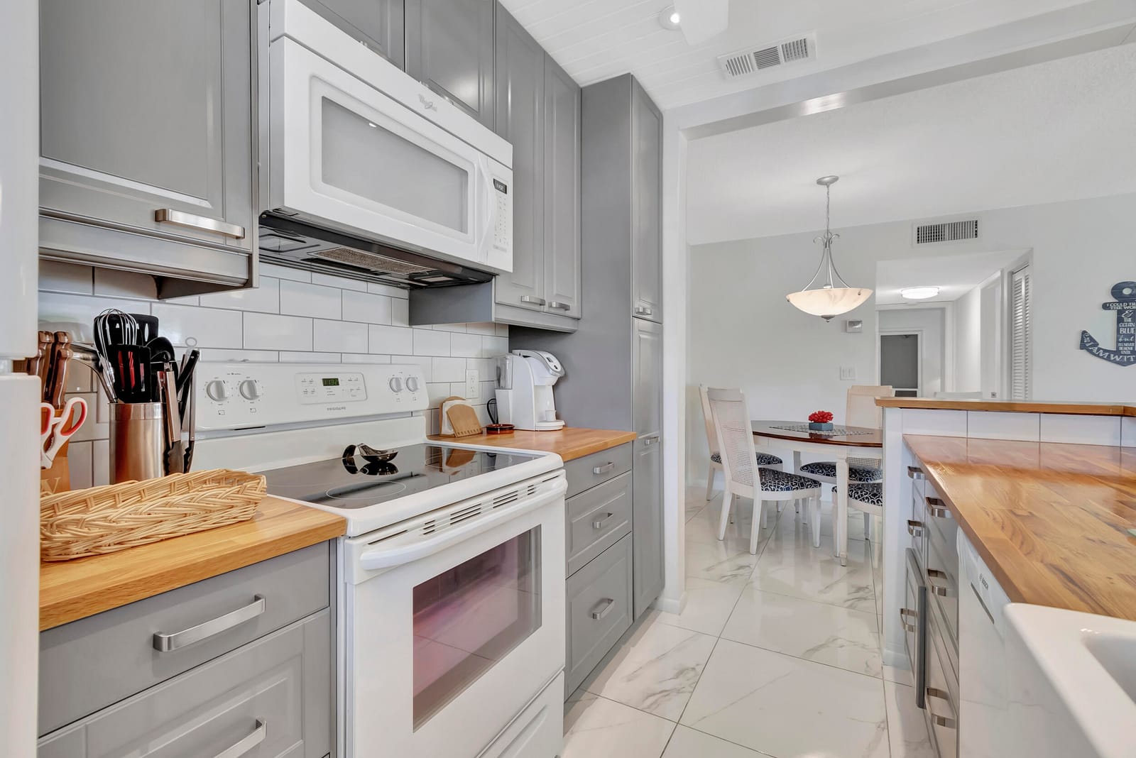 1182 S DRIVE Circle D — photo 9