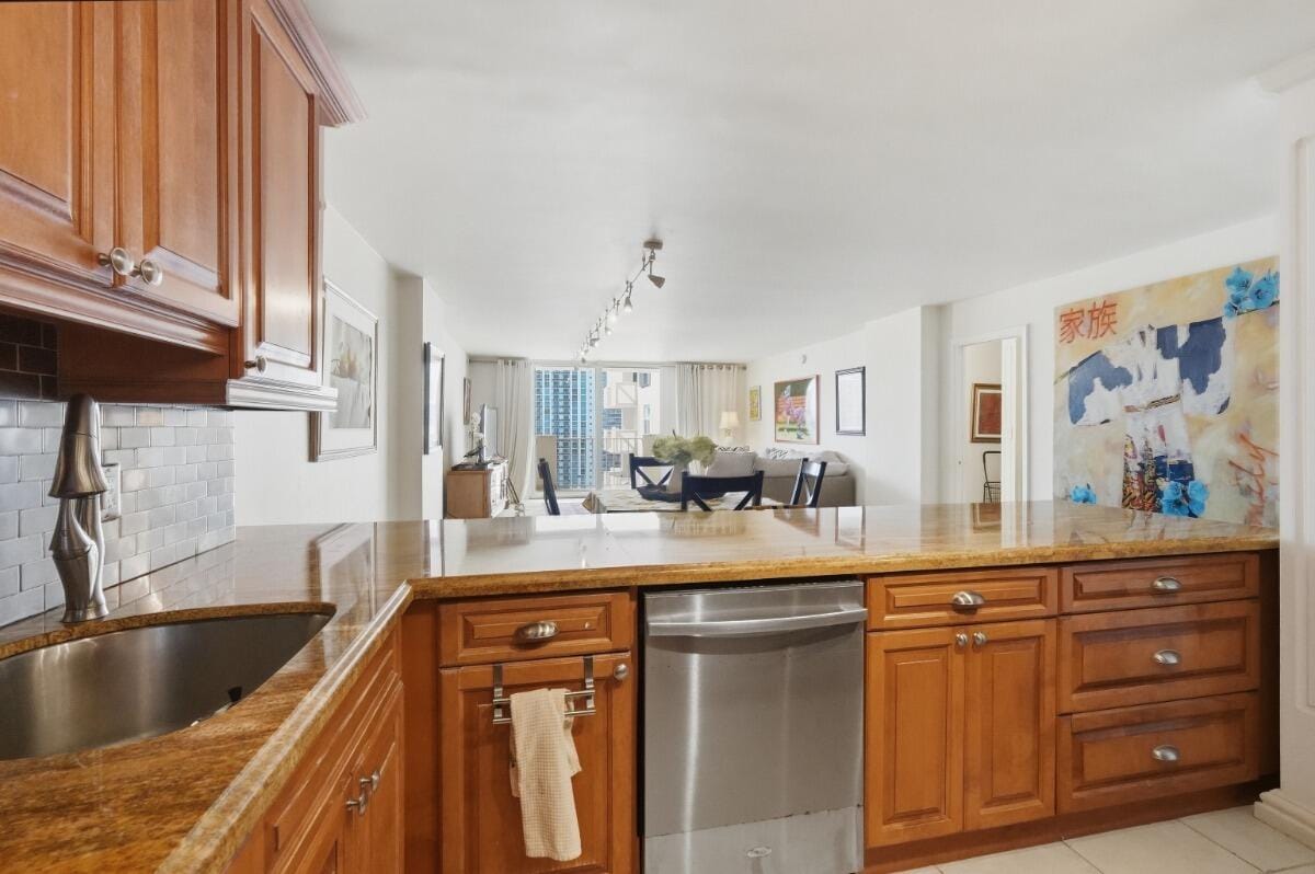 1865 S OCEAN Drive 16H, Hallandale Beach, FL 33009 photo 17