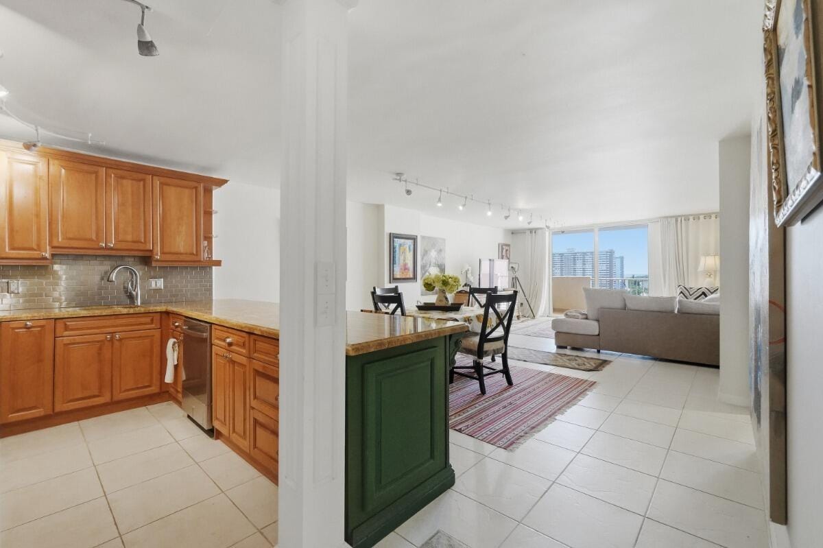1865 S OCEAN Drive 16H, Hallandale Beach, FL 33009 photo 18