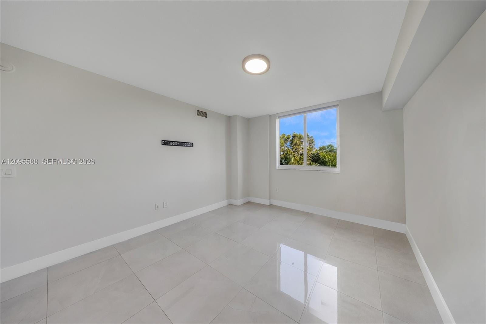 2775 NE 187th Street 318, Aventura, FL 33180 photo 14