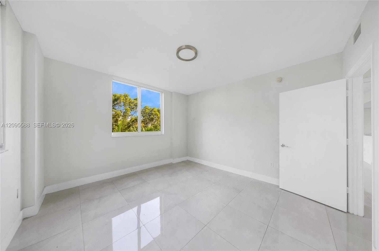 2775 NE 187th Street 318, Aventura, FL 33180 photo 24