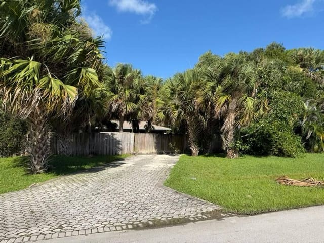 2049 SW Cranberry Street, Port St. Lucie, FL 34953