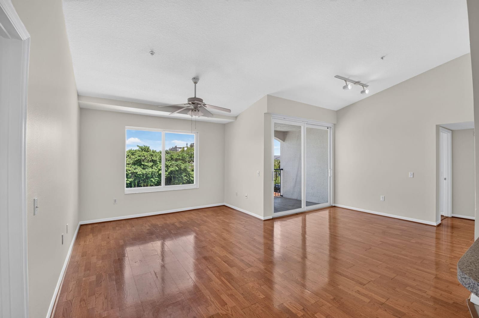 417 Villa Circle — photo 9