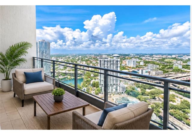 90 SW 3rd Street PH-10, Miami, FL 33130