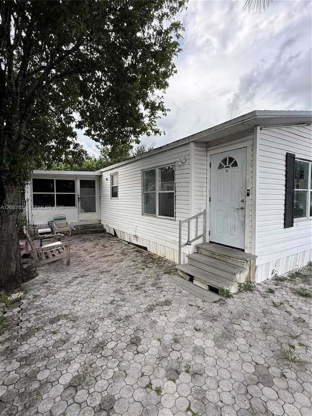 1531 Drexel Road, West Palm Beach, FL 33147