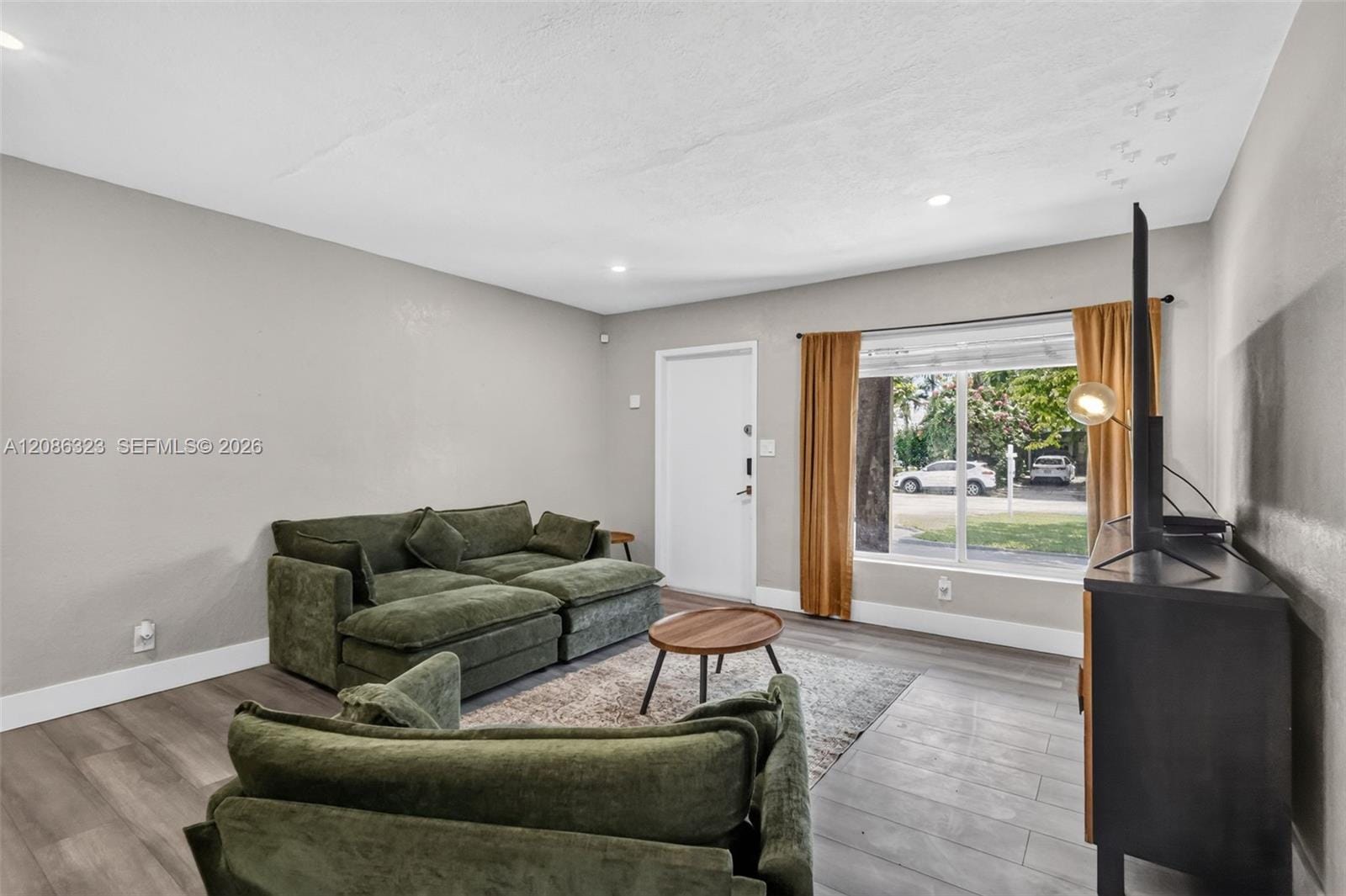 5317 NE 5th Avenue — photo 8