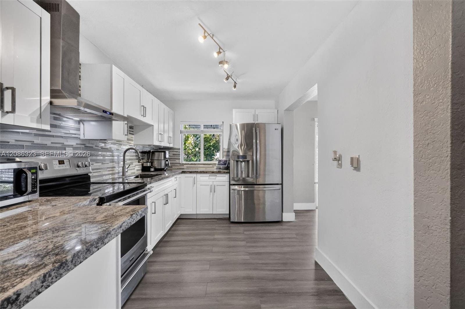 5317 NE 5th Avenue — photo 9