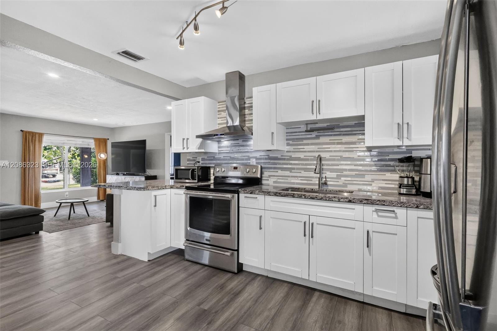 5317 NE 5th Avenue — photo 10