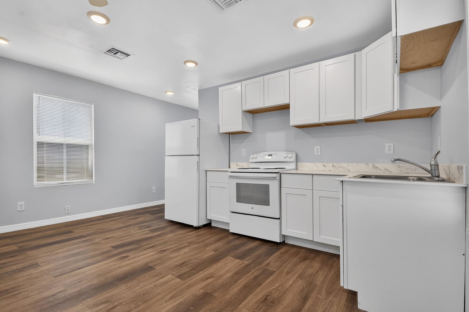 639 6th Street, West Palm Beach, FL 33401 photo 2