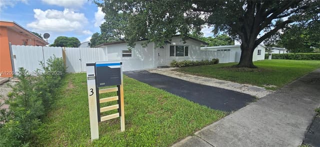 320 N 70th Terrace, Hollywood, FL 33024