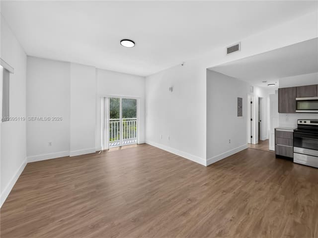 1021 NW 1st Street 201, Miami, FL 33128