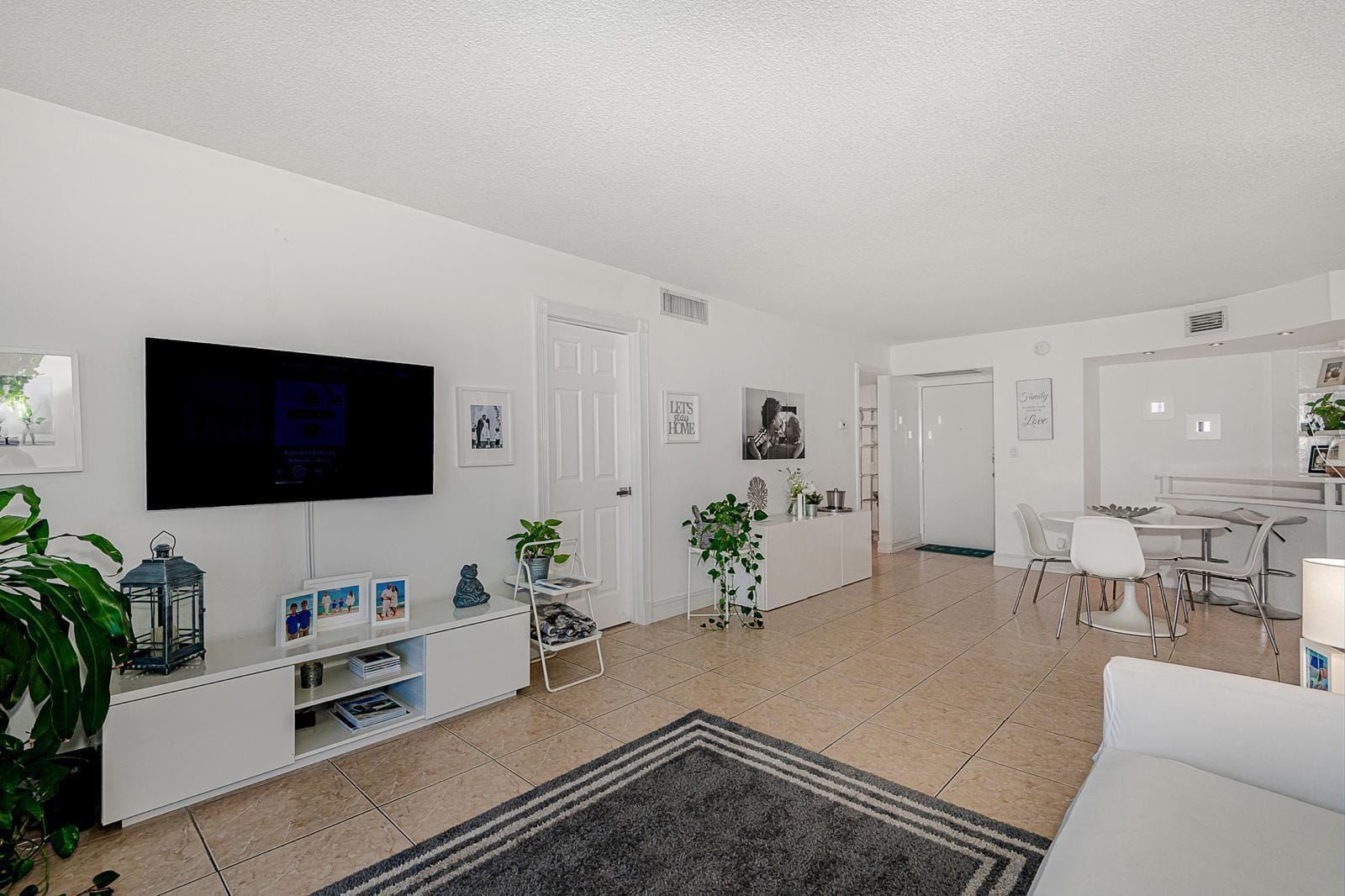 3475 N Country Club Drive 807 — photo 4