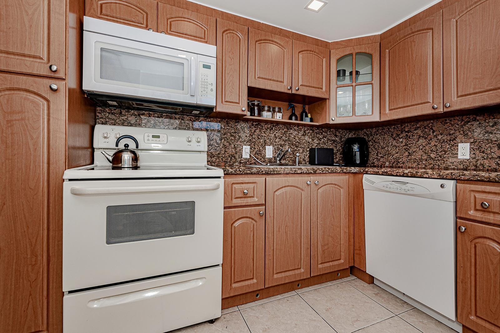 3475 N Country Club Drive 807 — photo 9