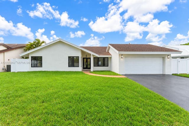 10480 SW 130th Avenue, Miami, FL 33186